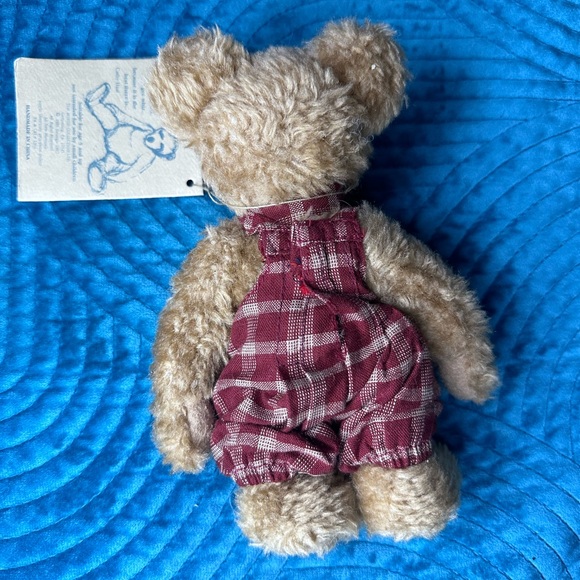 Boyds Bears Samuel with red overalls and a bow tie - Picture 6 of 8